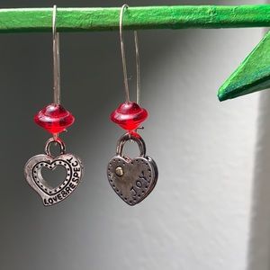 Same but different! Designed to look similar but theyʻre different.